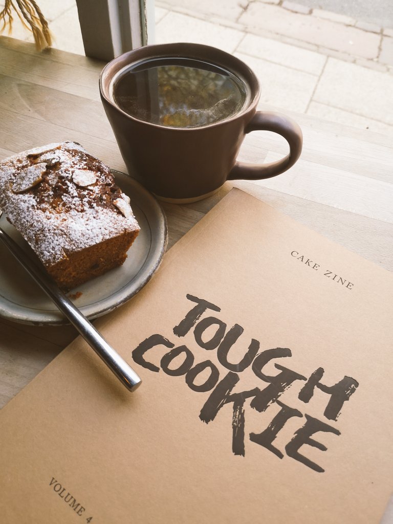 Coffee & CakeZine #thursdaymorning #coffeetime