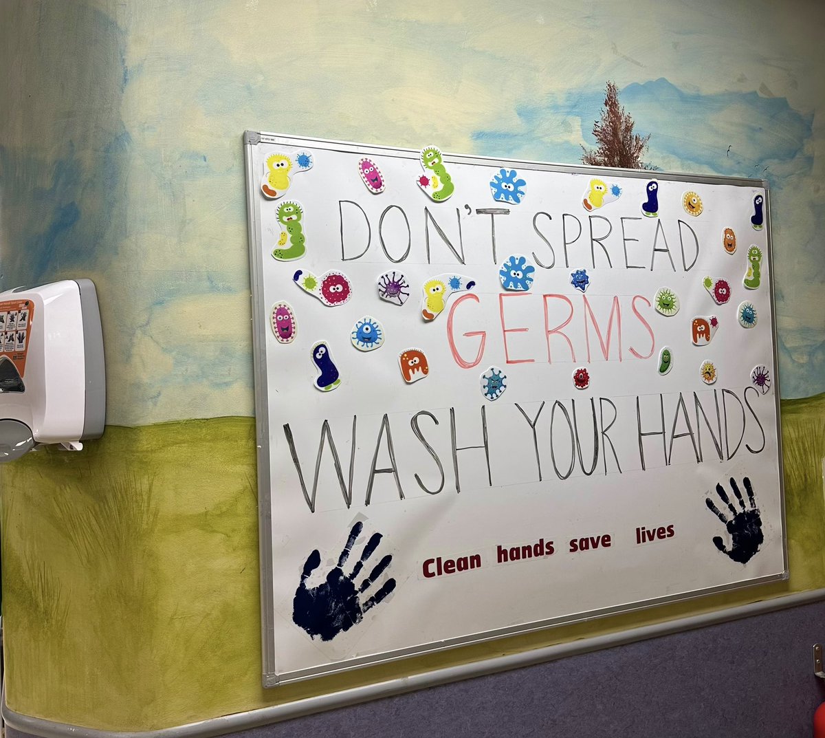 I love love love the creative side of being a children’s ward manager 💕 Hand Hygiene Awareness Week is every week 🙌🏼✨ @CHI_Ireland