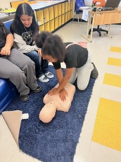 @WalterBickettES with our amazing HSA program. Here are some of our Ambassadors working on CPR! @AGHoulihan @AlfredLeon04 @Renee_McKinnon1