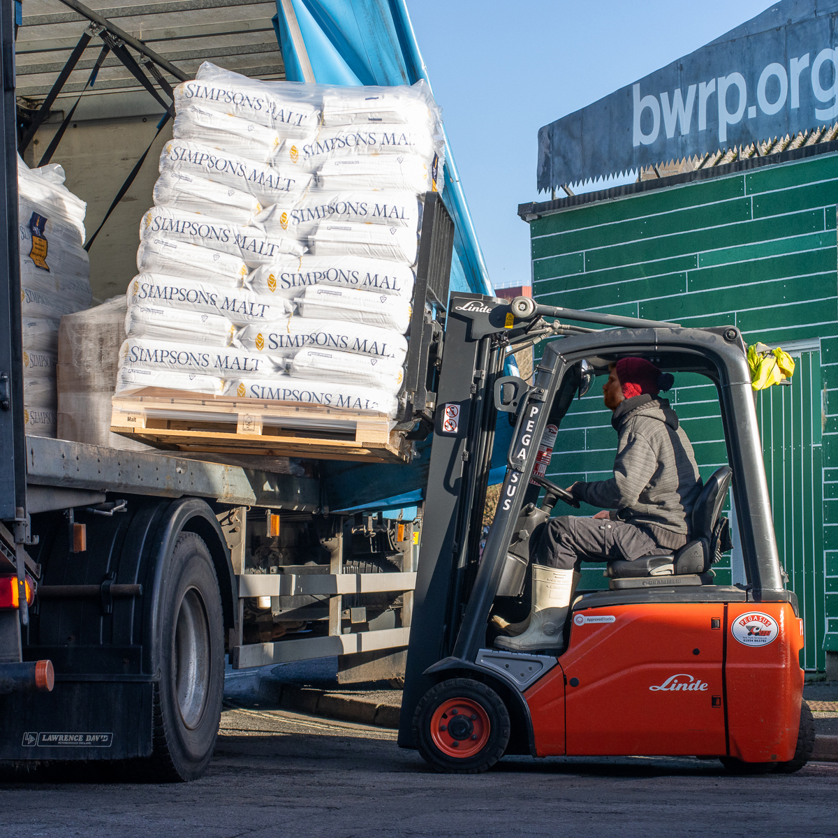 We’ll be explaining more over the coming weeks, but for now keep your eyes peeled for SPRING FIELD, our latest cask pale ale, brewed in collaboration with <a href="/SimpsonsMalt/">Simpsons Malt Ltd.</a> 
Coming to a pub near you soon – and launching at <a href="/EastBrisBrew/">EastBrisBrewTrail</a> over the weekend!
3/3