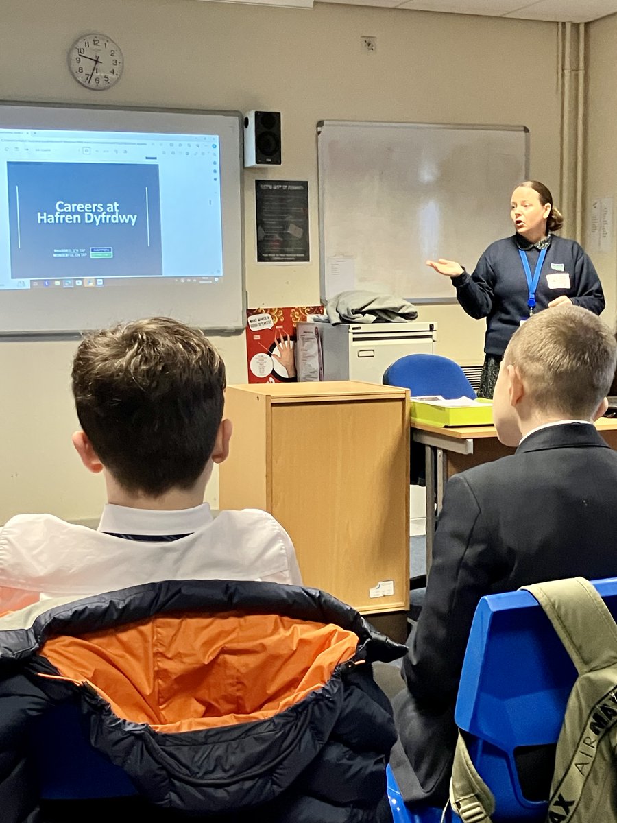 Thank you to Alex & Lucy from @hafrendcymru for the inspiring and informative apprentice talks to Year 8 pupils at @YsgolyGrango giving young people a valuable insight into #apprenticeships #DyddIauDiolch #ThankYouThursday