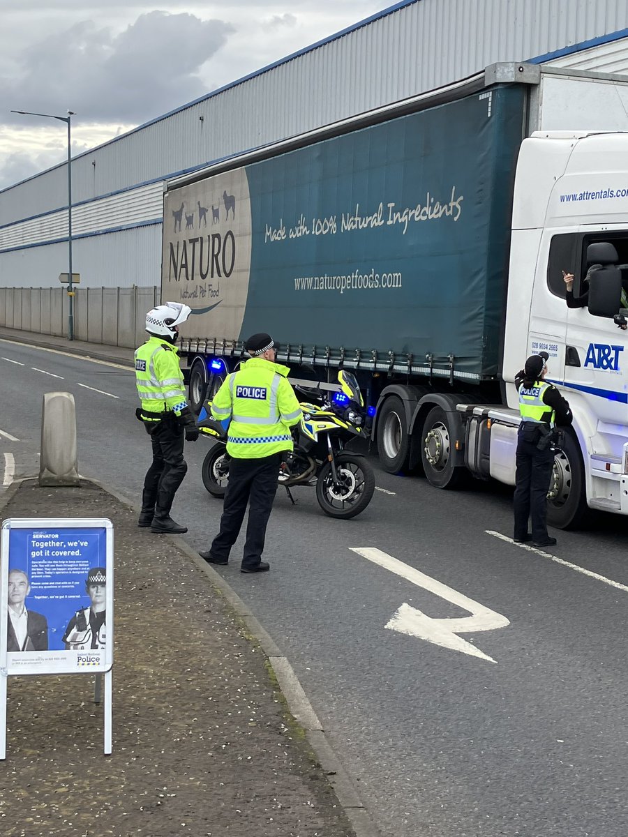 Yesterday #ProjectServator was deployed at the entrance to Belfast Port. Speaking with Port Users and providing hi-visibility presence in the area.
#ProjectServator #BelfastHarbourPolice #Togetherwevegotitcovered