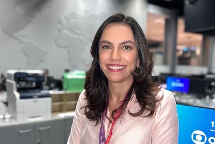 Ana Paula Araújo encara duro desafio na #Globo e dispara: 'trabalho' 
LEIA 👉areavip.com.br/famosos/ana-pa…
.
A jornalista segue cobrindo às férias de Renata Vasconcellos no #JN #AnaPaulaAraújo #DESTAQUE #JornalNacional