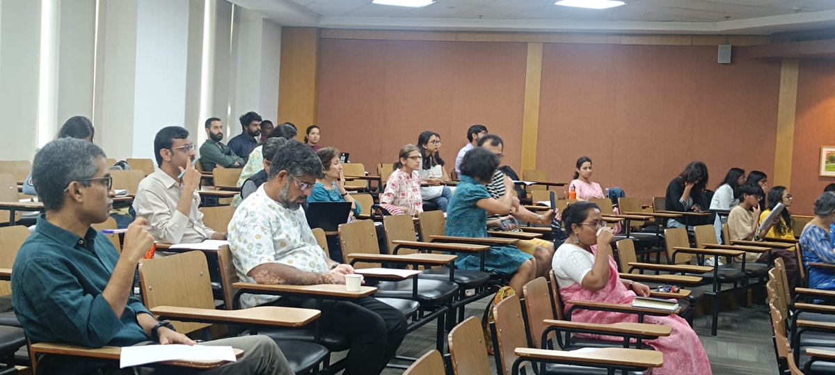 irgssnioe's tweet photo. The #IRGS department held the #undergraduate thesis presentations by final-year students of the BA research program. The day-long event featured exciting works on conflict narratives, #visualIR, norms, identities, and global governance issues #Thesisdefence #IRGSproud. https://t.co/HNHGPzNZ5X