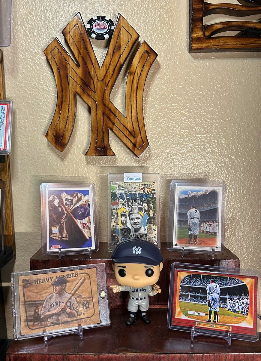 Good Morning! It’s a Babe Ruth Thursday because there’s no reason needed for the 🐐. Let’s see #WhatsOnYourDesk. “Every strike brings me closer to the next home run.” -G.H. Ruth #BeTheGood @CardPurchaser