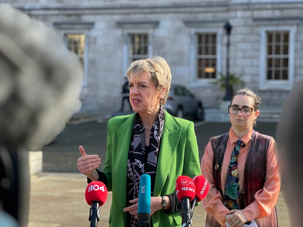 Renters are being failed by this Government - @ivanabacik Week on week, rents continue to soar, supply dwindles, and private investors make a quick buck on the back of struggling renters. It's time for action for renters NOW‼️ labour.ie/news/2024/05/0…