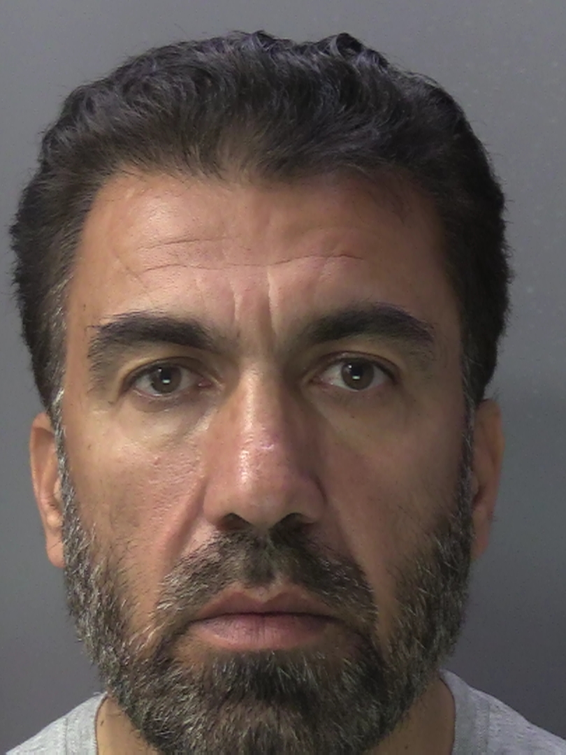 Man sentenced to 12 years behind bars after attacking two men with a meat cleaver surrey.police.uk/news/surrey/ne…