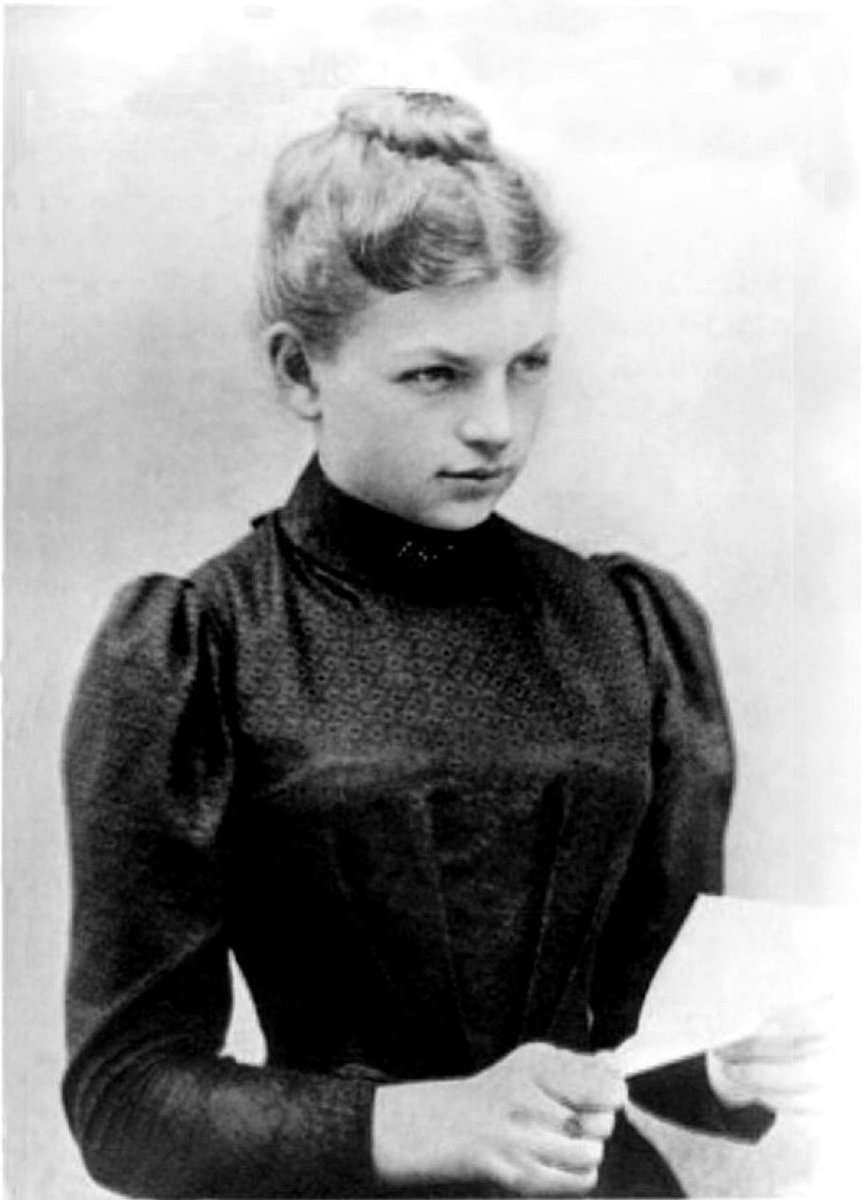 Clara Helene Immerwahr, verh. Haber, war eine promovierte, engagierte Chemikerin, die ihren Beruf liebte.Sie heiratete Fritz Haber,bekam einen Sohn,stellte ihren Beruf zurück und war unglücklich in ihrer Ehe aus mannigfachen Gründen. Sie erschoss sich 21. Juni 1870 - 2. Mai 1915
