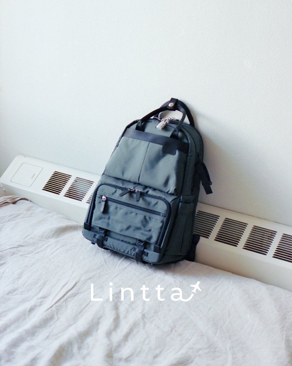 プロデュースしているカメラ＆トラベルリュック #Lintta ですが、現在チャコールグレーが完売につき品切れ中です。再入荷の予定はまたお知らせします🌿 @lintta_official ブラック / ベージュ / コヨーテブラウンは引き続き販売中なので、Amazonや公式サイトからご覧ください。