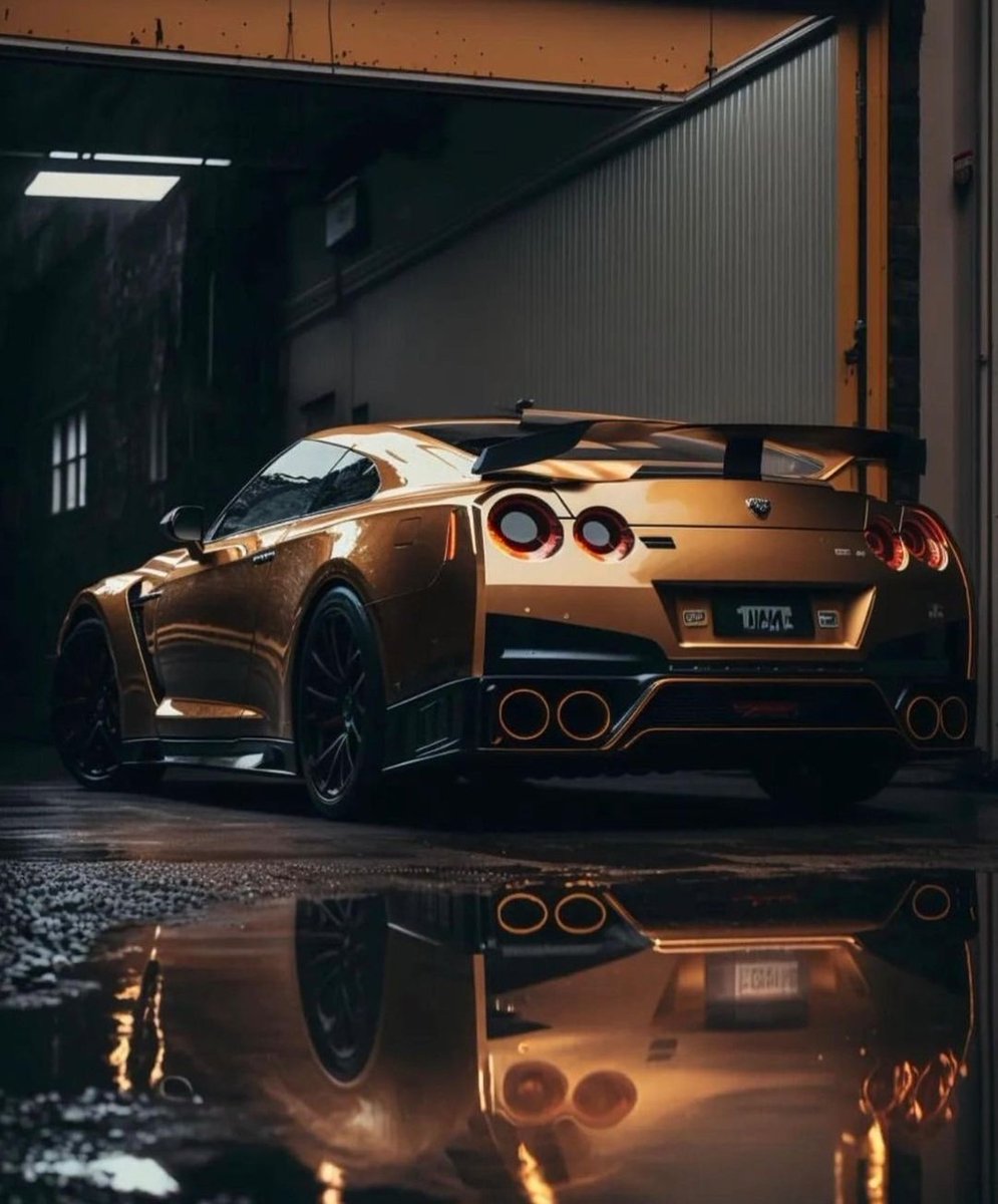 Golden Nissan GTR-R35