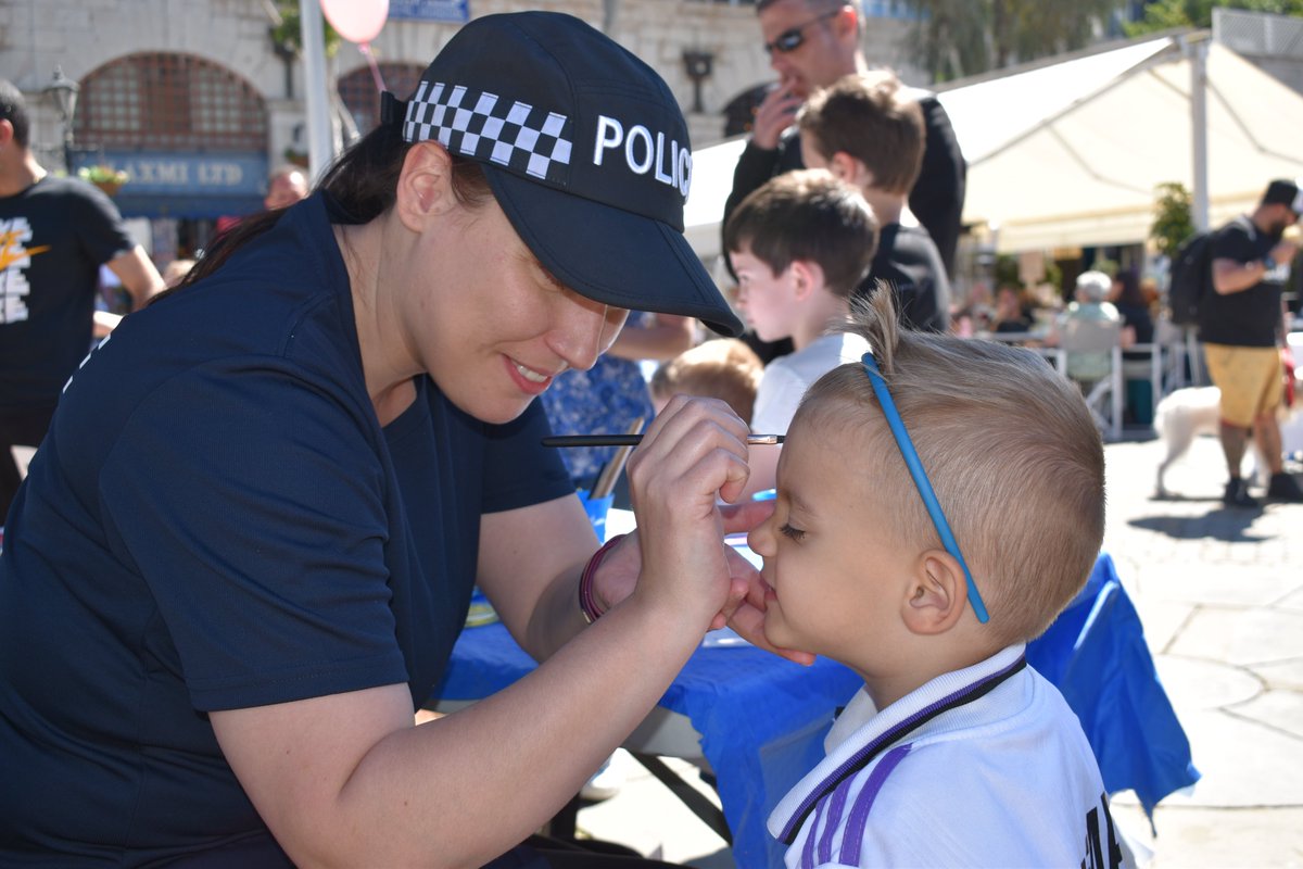 Everyone will be welcome at the RGP's Family Fun in Casemates on Sat 4 May. There'll be lots of attractions, including the chance to throw wet sponges at police officers - in return for a donation to charity, of course. Details at: tinyurl.com/y5s8frn4 #Gibraltar #Police