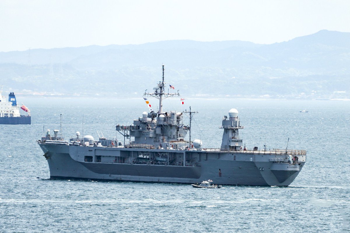 USS Blue Ridge (LCC 19) Blue Ridge-class amphibious command ship leaving Yokosuka, Japan - May 2, 2024 #lcc19 #ussblueridge

SRC: TW-@weiqi_xiulang