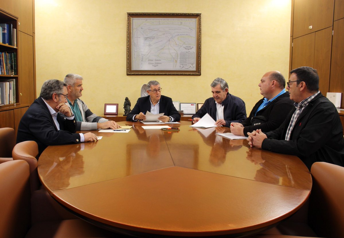 El presidente de la CHS se reúne con el Heredamiento de Alguazas chsegura.es/es/confederaci…