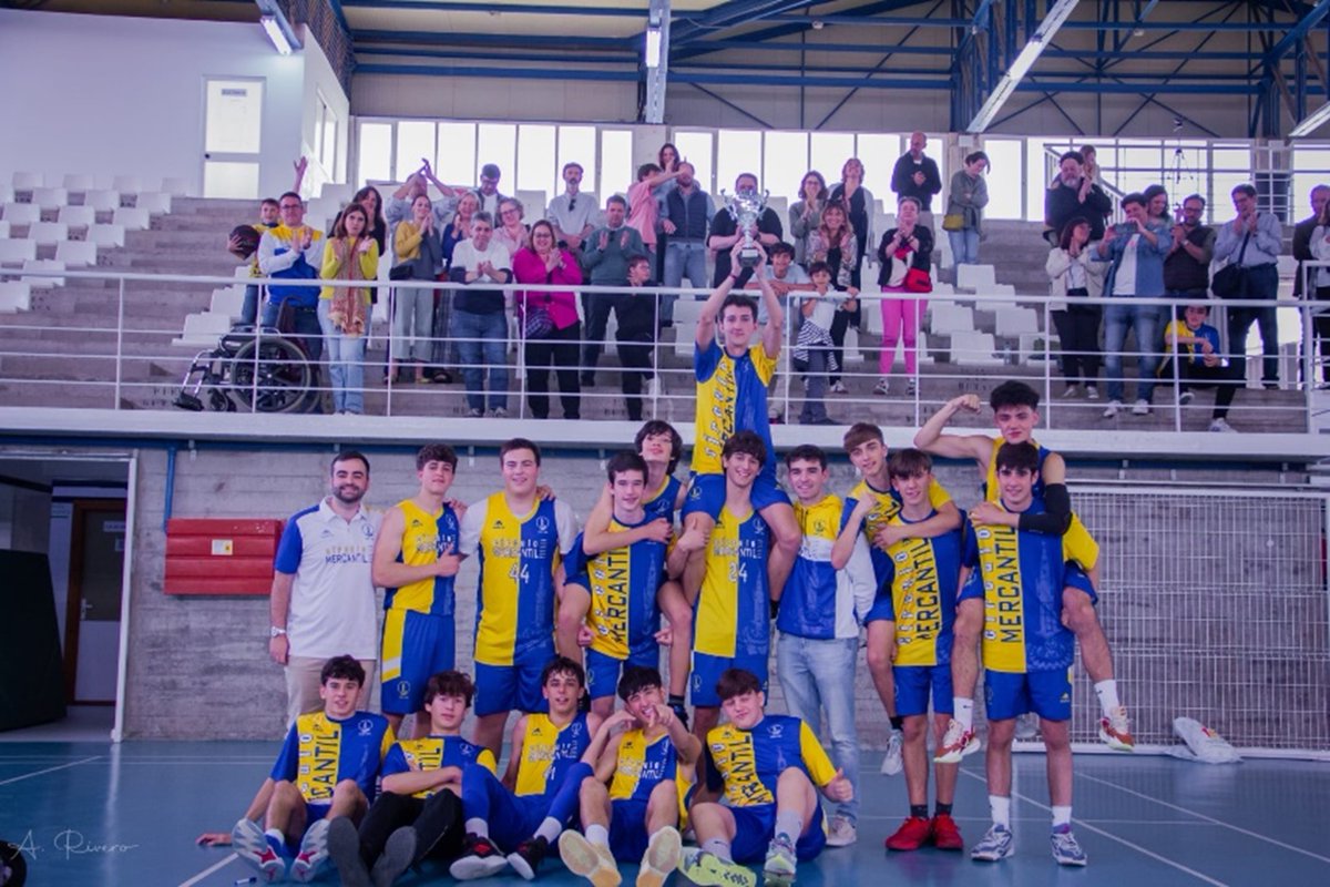 🥈Los cadetes de CMIS han ido de menos a más en una temporada cuya guinda en el pastel fue la final que disputaron el pasado sábado 27 de abril. 💛💙¡Gracias por vuestro trabajo y enhorabuena por una gran temporada! mercantilsevilla.com/deportes/balon…