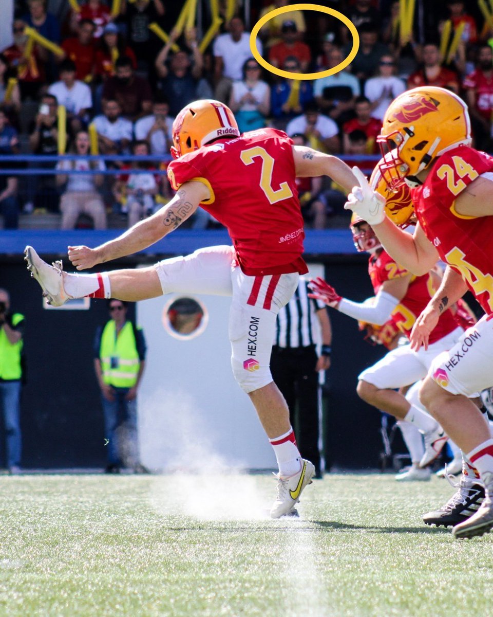 @ososrivas @eventbrite @AytoRivas @FEFA_Spain @madridxfootball @ashisfootball @TheSpanishBowl @AFIReview @sinopsisonlive @josalfaro @monicacarazo @AidaCast ¡Ahí salimos mi hijo y yo! Este año repetimos, a ver si esta vez disfrutando con la victoria de Osos.