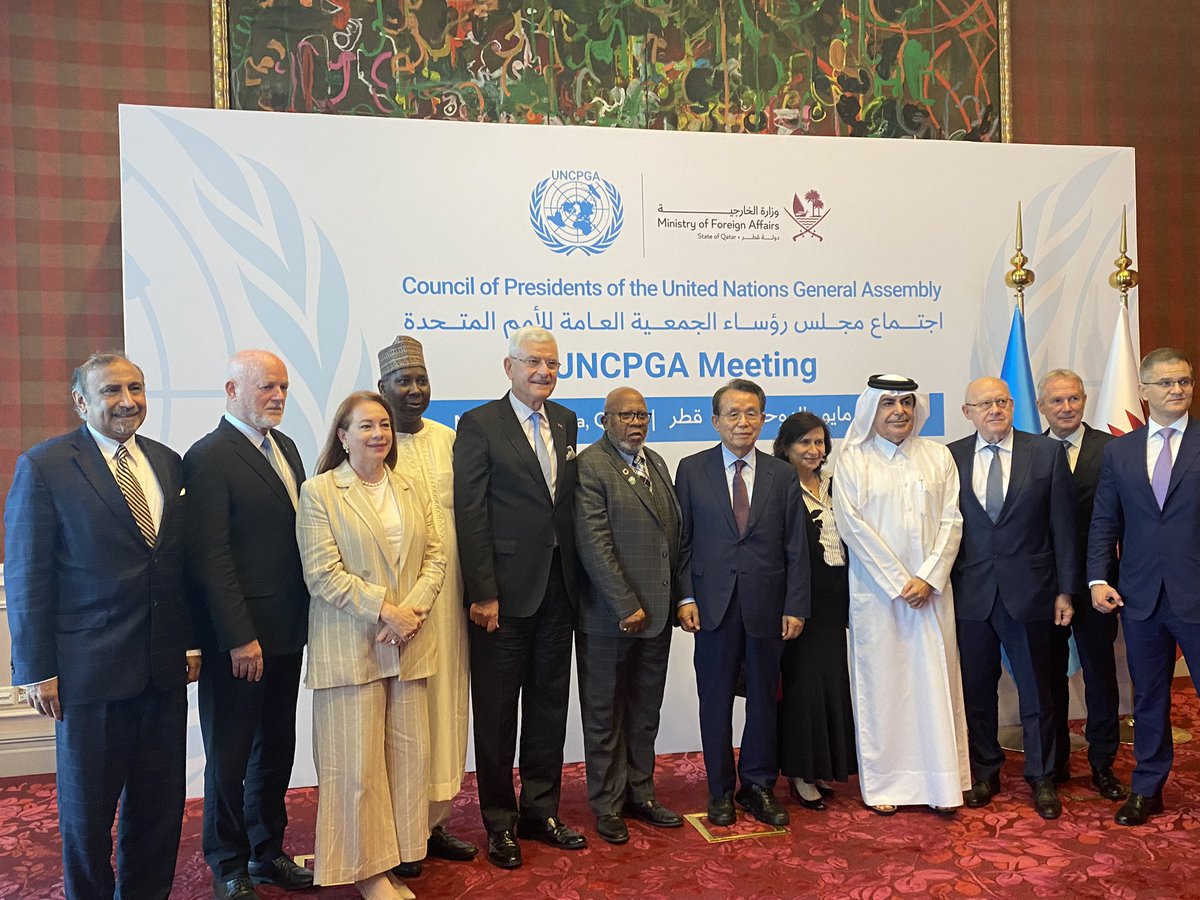 “Family photo” of the “Council of Presidents of the UN General Assembly” Doha meeting.. 🇹🇷🤝🇺🇳 🇶🇦 @UNCPGA @UN_PGA