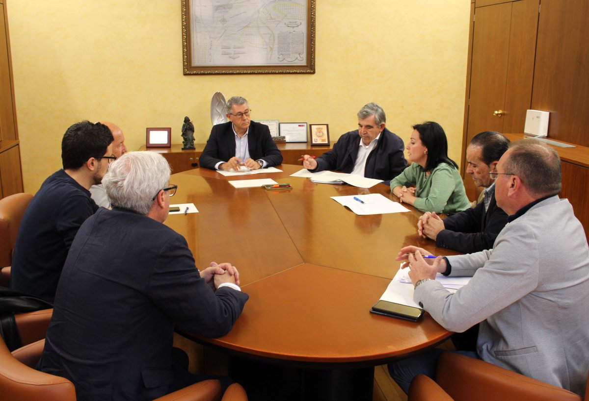 El presidente de la CHS mantiene una reunión con la alcaldesa de Yecla chsegura.es/es/confederaci…