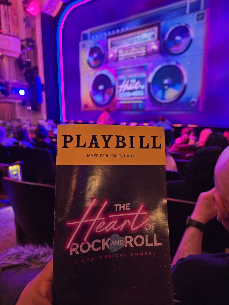 I saw THE HEART OF ROCK AND ROLL yesterday! Such a highly enjoyable time. So much fun!! @HeartofRNRBway