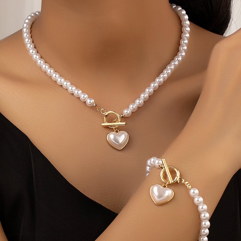 Pearl set

Price: 10,500

Nationwide delivery 🚚 

#vendorspot #Vendorspototf_WD
#VendorsPRO
@nosafk
 @blessed4ever_10 @Timiglow
@_Mayowa_Sam
@Papijnr0 

Pls RT and Patronize 🙏🏾