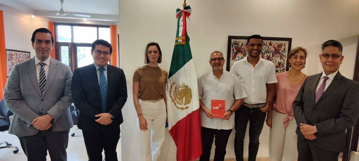 🇲🇽Amb @fsalasl and @EmbaMexInd held a meeting with @deepigoyal, @zomato founder & CEO, owner of @letsblinkit, #hyperpure, and Grecia Muñoz. Both sides discussed about future collaborations to strengthen 🇲🇽 and 🇮🇳 businesses' opportunities. @SE_mx
