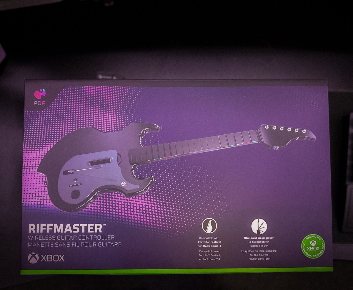My @PDPgaming Riffmaster came in yesterday, and I spent the entire evening playing Rock Band 4. I felt like a kid again 🥹
#rockband #Fortnite #guitar #music #gaming #Xbox #PS5