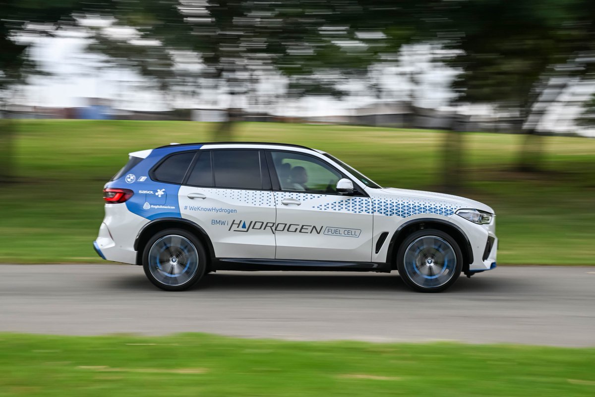 BMW South Africa Enters iX5 Hydrogen Into 2024 Simola Hillclimb It will become the first hydrogen-powered entrant to compete in this event. Read more: zero2turbo.com/2024/05/bmw-so…