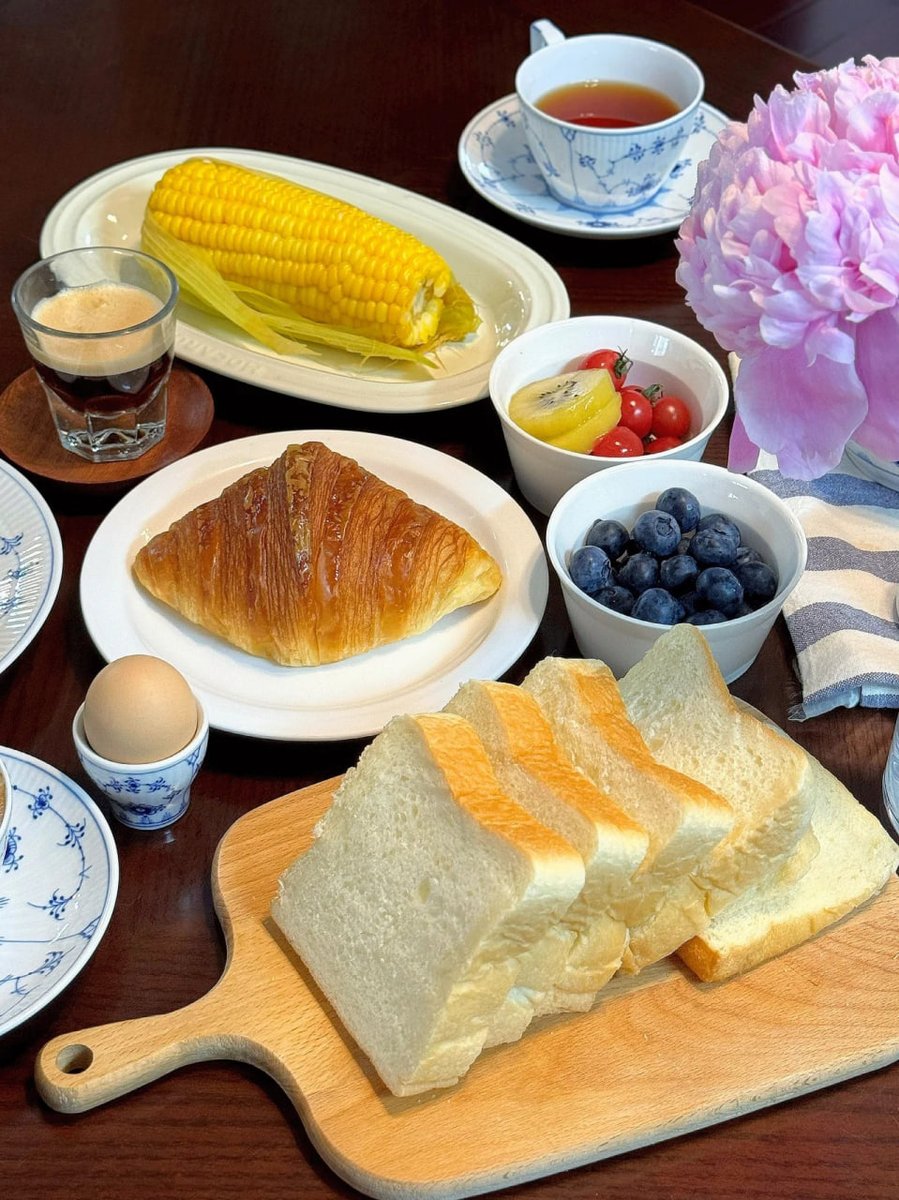 lovedark2525's tweet photo. My delicious breakfast🥪🫖 https://t.co/1DSK4TboAO