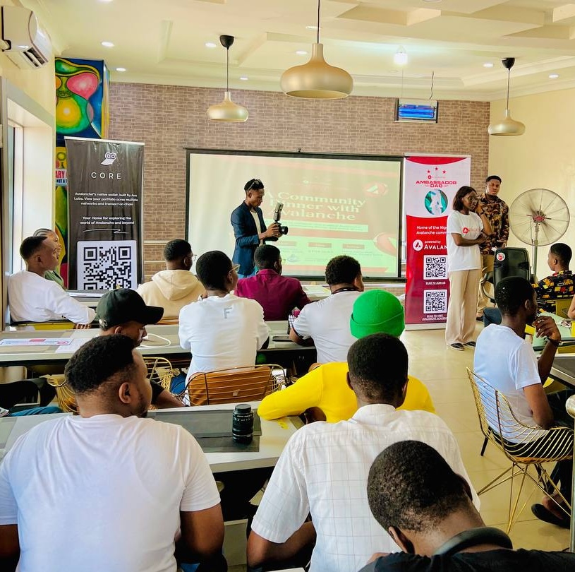 🔺 Avalanche Meet Up Nigeria 🇳🇬 50+ attendees at our first ever AvaxDAO event not only in Nigeria, but Africa. First there was an 'Intro to Avalanche' workshop for local devs/builders and students at the University of Nigeria blockchain club. Followed by a community meetup…