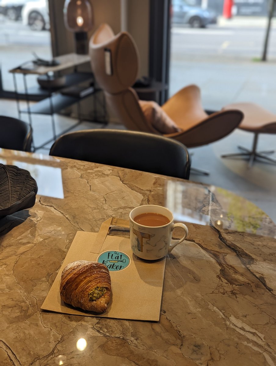 I had to be in work early today so as a little treat I took a walk round to #theflatbaker in Ancoats to grab a #pistachiocroissant