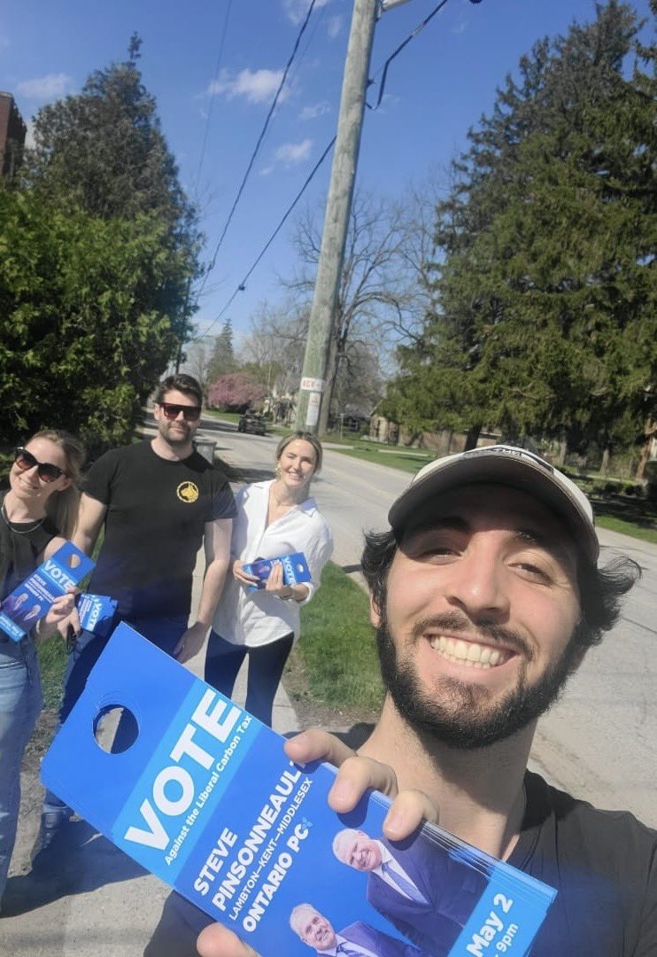 Yesterday was a beautiful day to go door-knocking with my team to support @spinsonneaultpc. He will be a great advocate for the people of Lambton-Kent-Middlesex at #QueensPark! . . . #ontariopc @ontariopc
