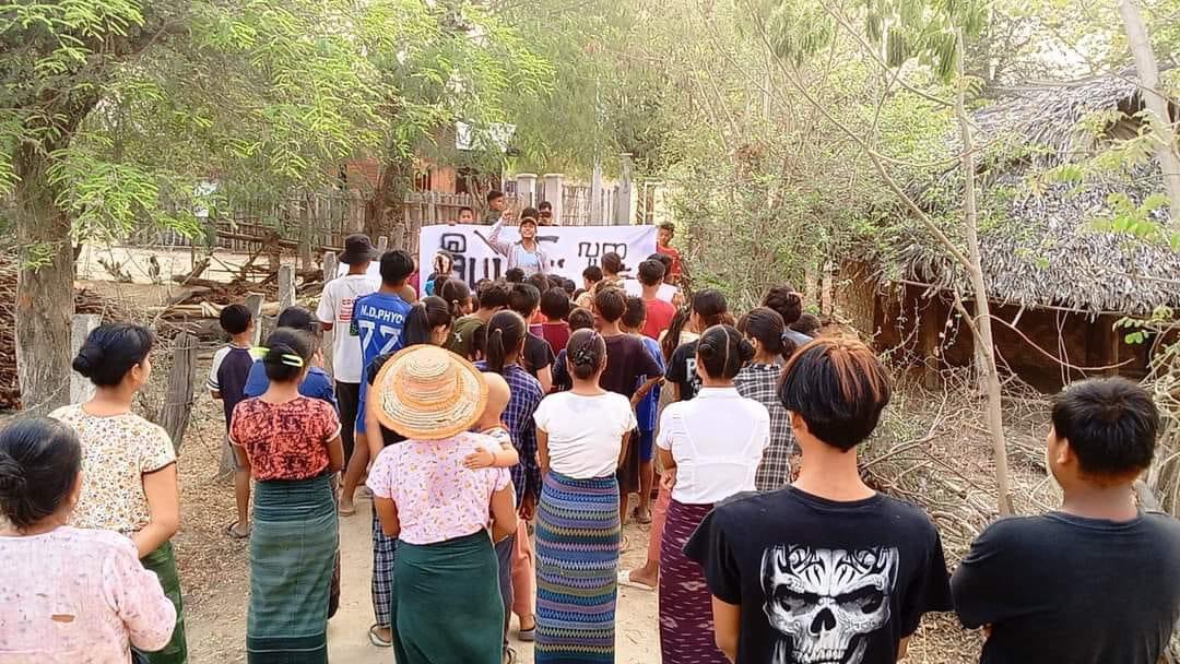 Revolutionary youths and residents from a village of #Tabayin Twp, #Sagaing Region, staged a protest against the #MilitaryDictatorship on May1.

#WarCrimesOfJunta    
#2024May2Coup   
#WhatsHappeningInMyanmar