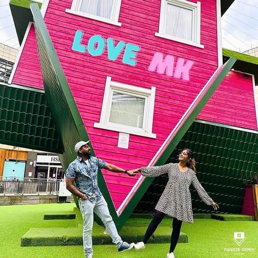 Wondering what to do with your lunch hour? How about entering our competition this hour to celebrate #LoveMK Day...❤️ You could win a family ticket (up to 4 people) to visit the inverted photo experience that is @UDHouseUK @midsummer_place 🙃 Use #LoveMK before 2pm today.