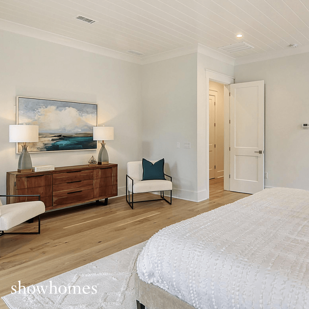 The primary suite can make or break the deal - don't forget to stage it! 👏 Showing the buyer a spacious retreat (that can fit a big bed!) makes all the difference. Showhomes Charleston Staging | Updating | Styling | Consultations & more