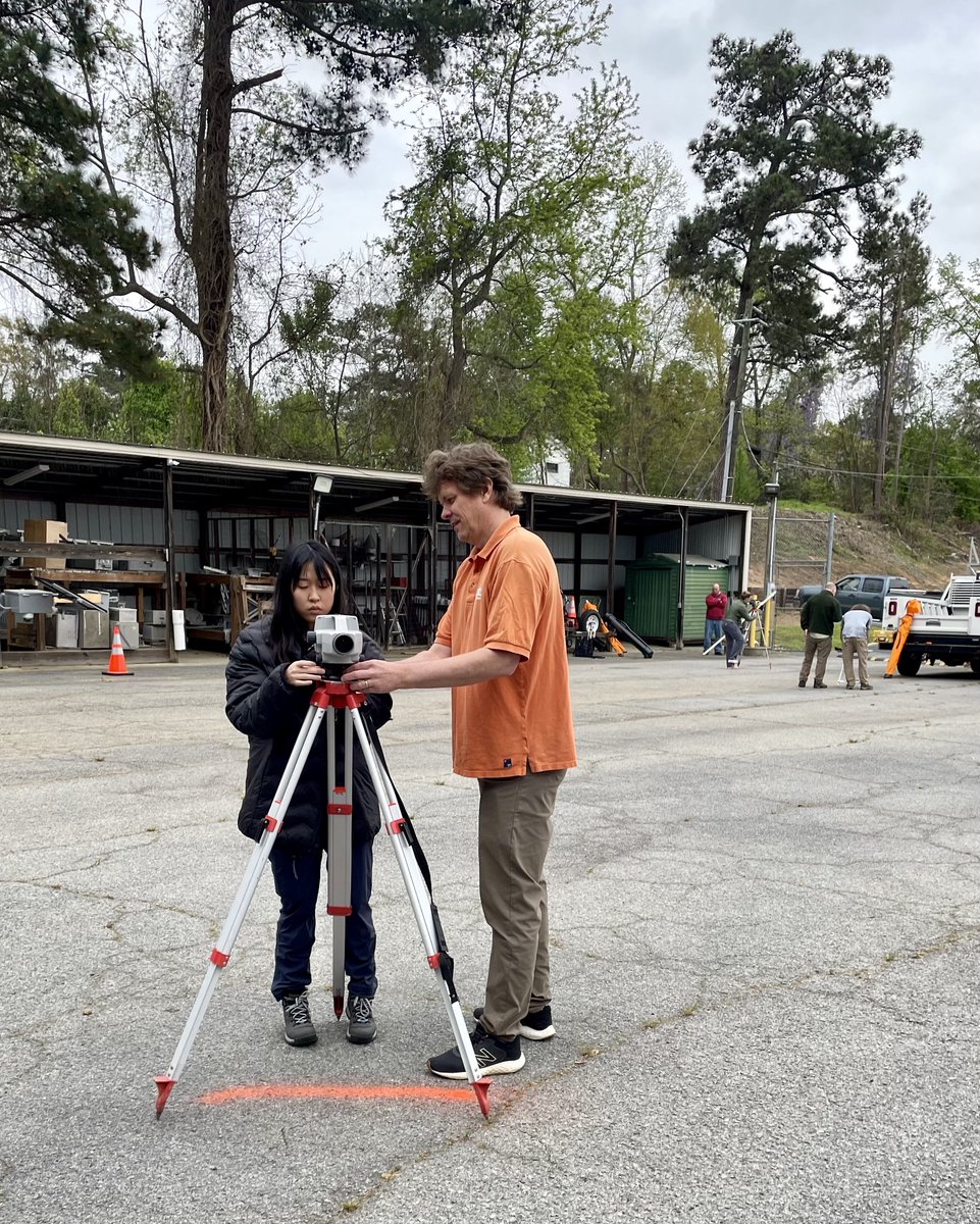 SAWSC Surface Water Specialist Tony Gotvald gave a station-levels refresher in Columbia, SC. This was especially beneficial to our newest Hydrologic Technician, Anna Lee. Learn more at usgs.gov/publications/l…. 📸Kendra Smith.