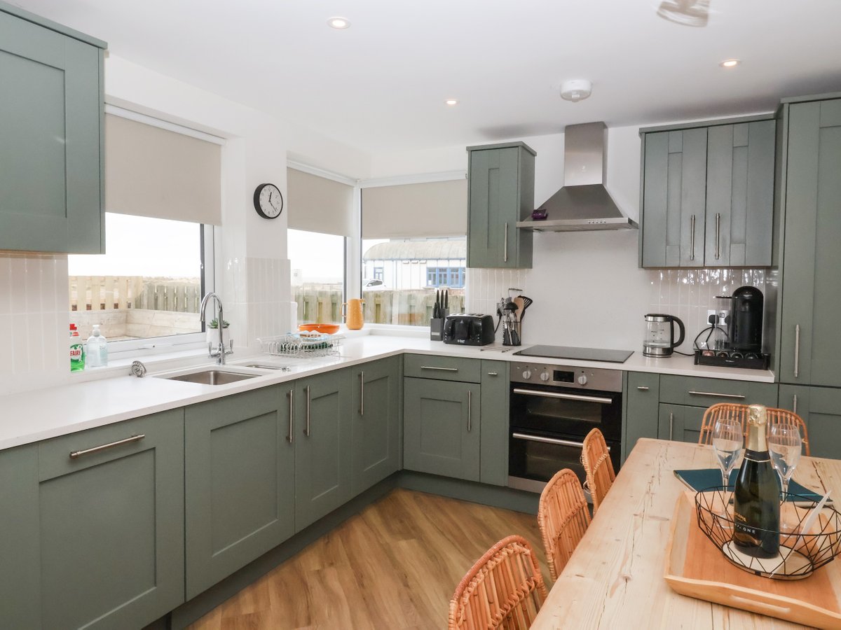 If you're looking for a coastal getaway, look no further than Harbour Lights in Southwold.

This sleeps eight, dog-friendly holiday home is positioned in one of the best locations in Southwold on the sandy dunes, with unspoilt views from every window.

loom.ly/_RZKeus