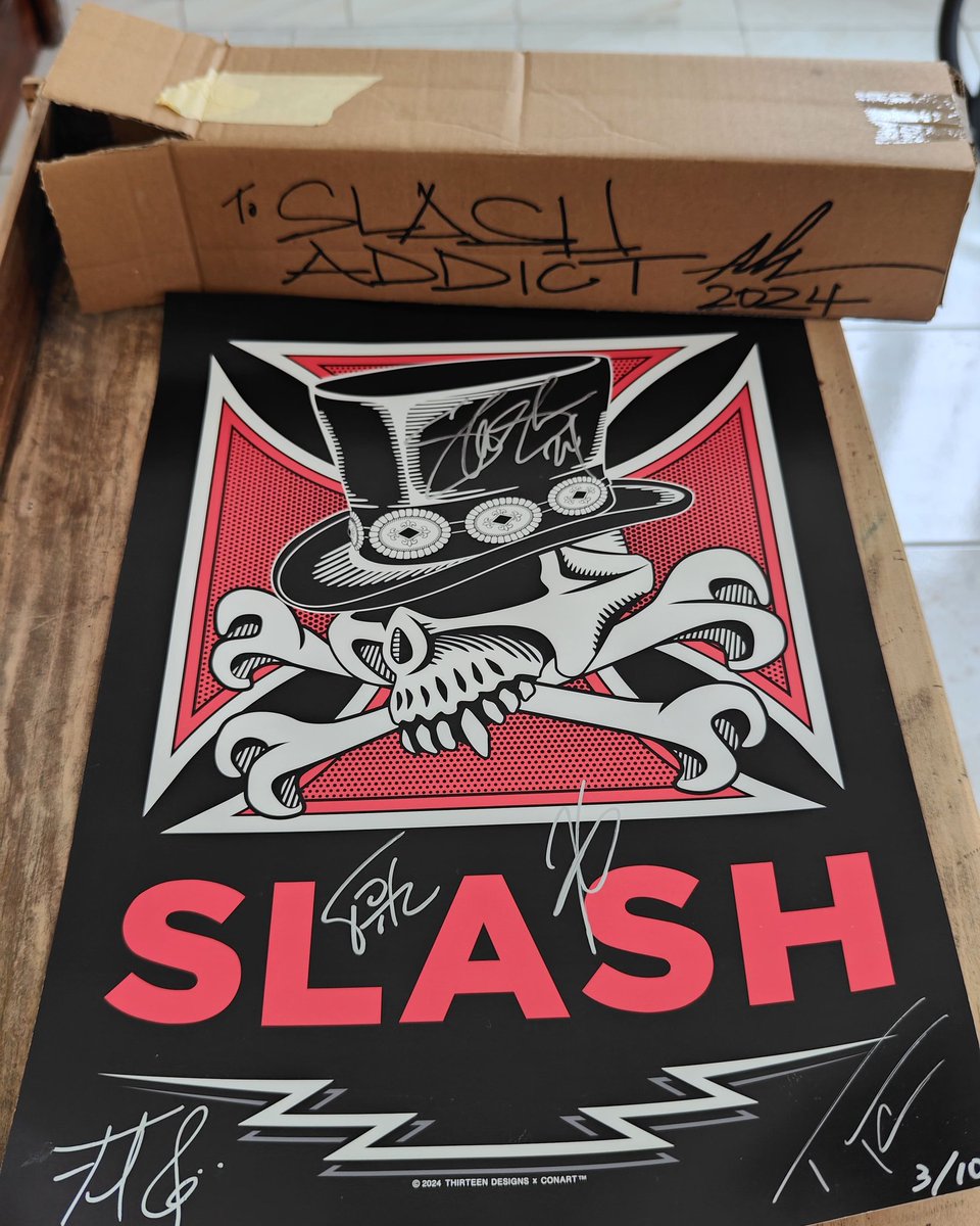 Great to meet Ash @conart1989, great & nice guy, & thanx so much for the art print dedicated by all the band (& by you on the box) #smkc #theriverisrisingtour 2024 #France #Paris 🇫🇷