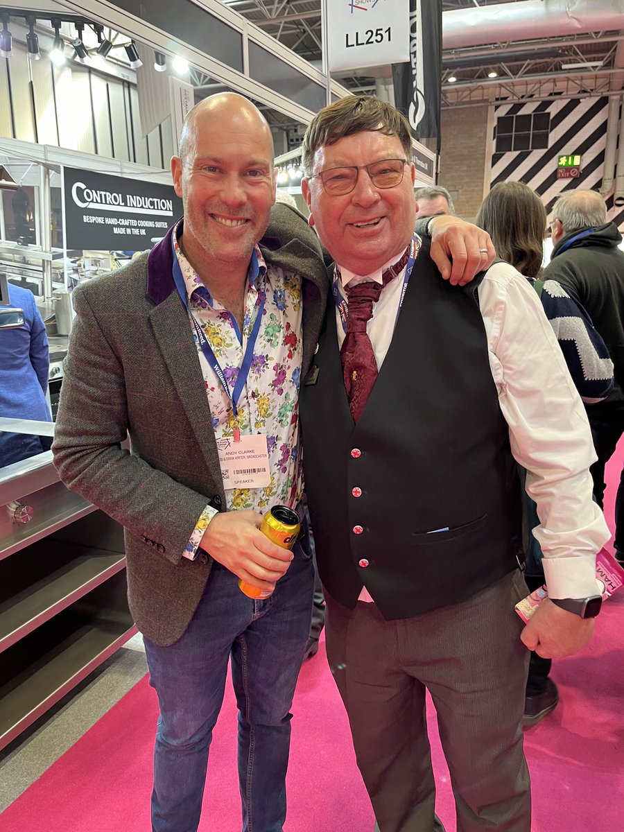 Great to meet up with ⁦@TVsAndyClarke⁩ at the UK Food & Drink Show. He very kindly gave me a signed copy of his new book “Home Bar Cocktail Recipe Book”. He will also be appearing on a Princess cruise in November. Exhibiting at Trade Shows can be most enjoyable!!