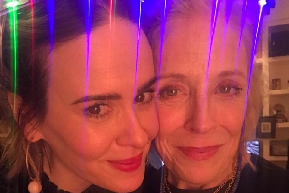 Holland Taylor e la dolcissima reazione alla prima nomination al Tony dell'amata Sarah Paulson gay.it/holland-taylor… #SarahPaulson #Teatro