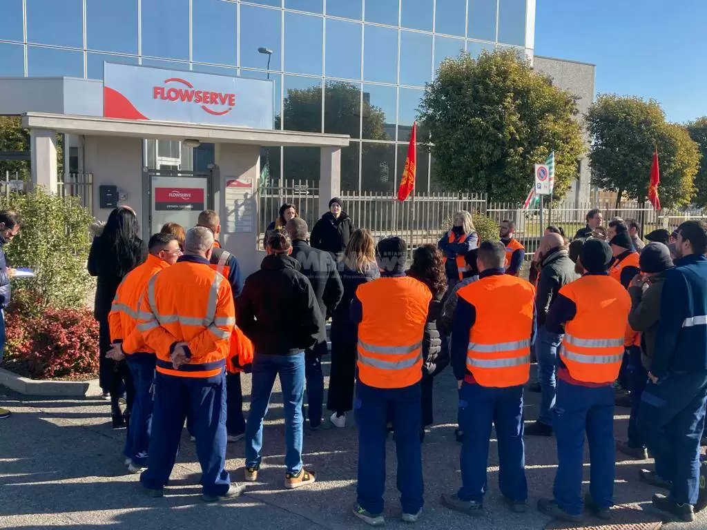 ConsLomb's tweet image. In Commissione &quot;Attività Produttive&quot; di @ConsLomb si è svolto un confronto tra sindacati e azienda #Flowserve di Mezzago (MB), che ha avviato procedure per 61 licenziamenti. Sono intervenuti anche il sindaco Mezzago, il Presidente della Provincia e i funzionari di @RegLombardia.