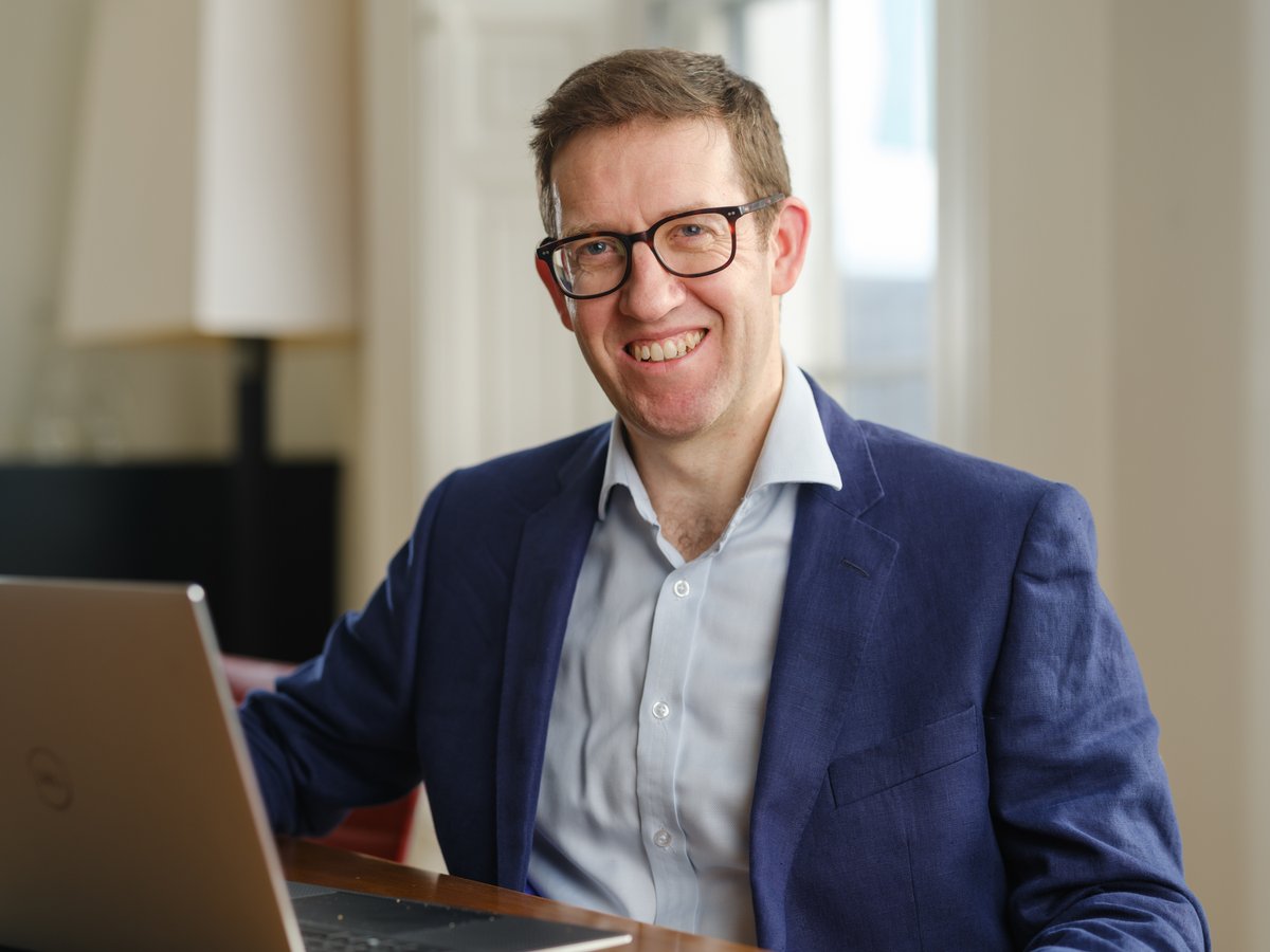 🧑‍🎓🧑‍💻 AI expert Associate Professor Brian Mac Namee named as new Director for Insight SFI Research Centre An associate professor at the UCD School of Computer Science, his appointment was welcomed by the CEO of the Insight SFI Centre, Professor Noel O'Connor. “Brian has