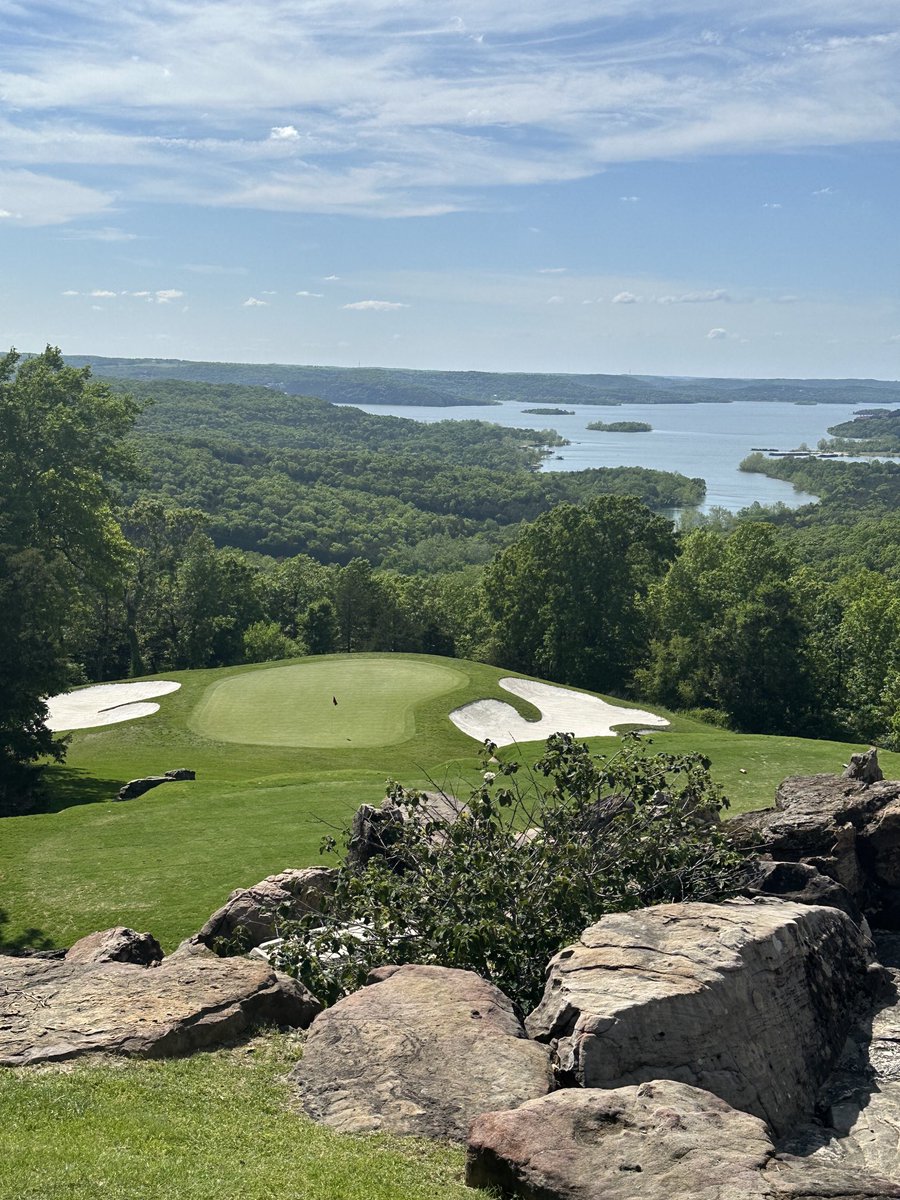 Top of the Rock ⁦@BigCedarLodge⁩ one of the coolest par-3s I’ve ever played. Every hole is a mini-adventure. The scenery ain’t bad, either.