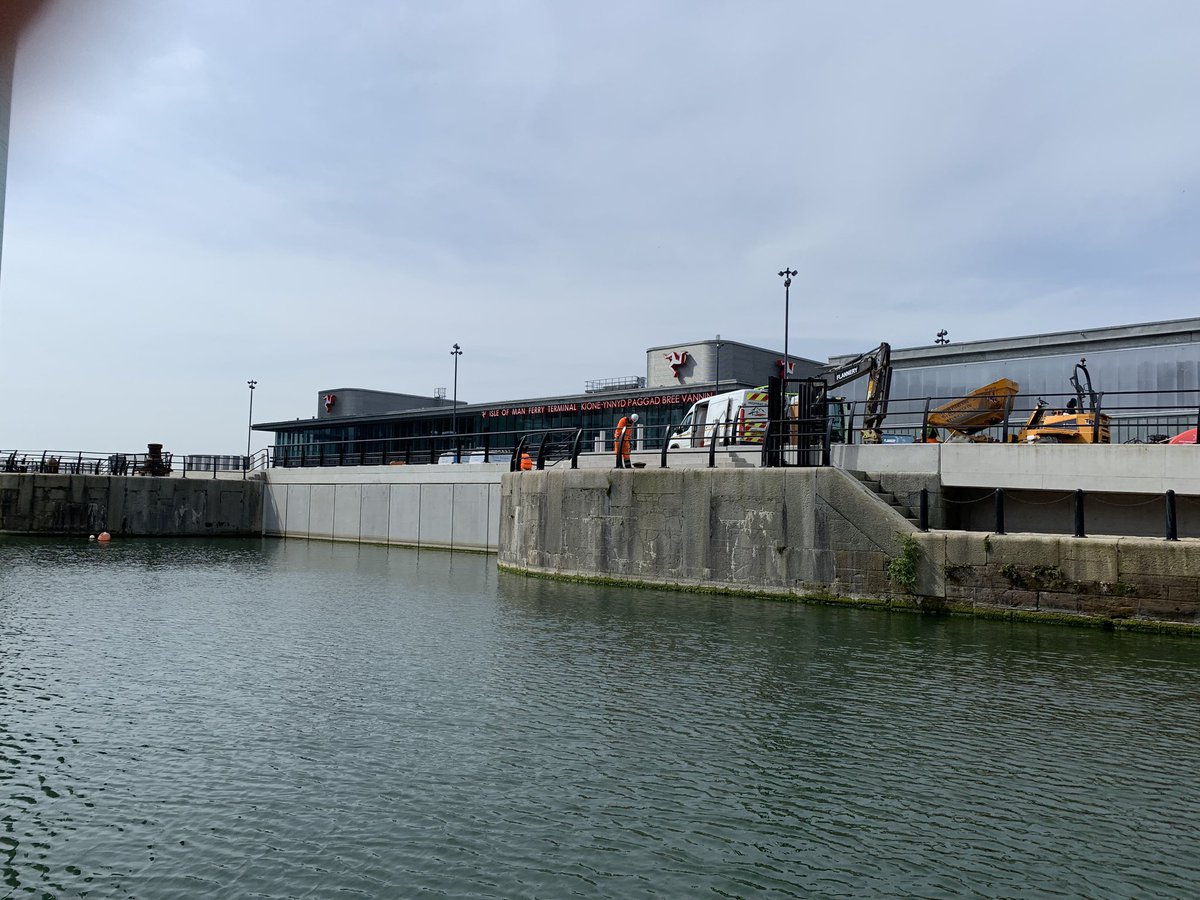 Narrowboat Firefly tweet media