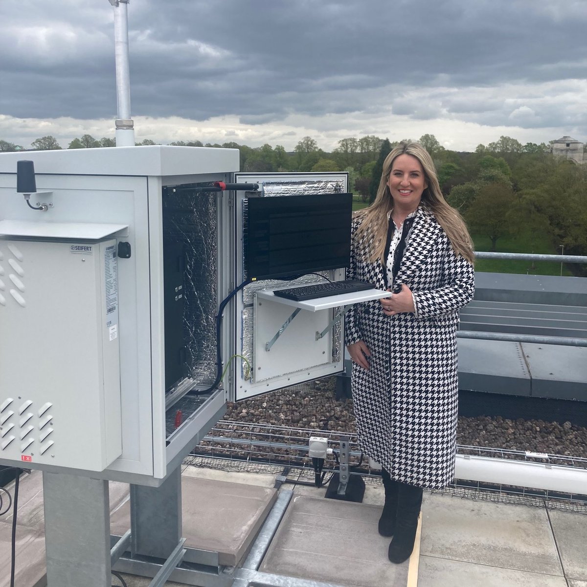 As hay fever sufferers feel the first symptoms of the seasonal condition, researchers @LeicResearch have switched on a state-of-the-art air sampler which will allow them to monitor pollen in real-time. Read more here: leicesterbrc.nihr.ac.uk/poleno/