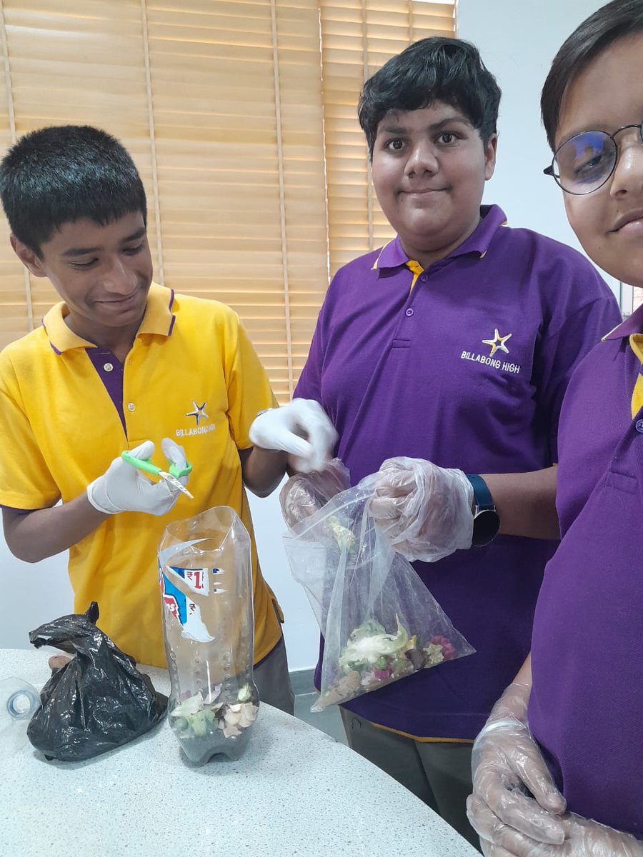 Grade 8MT Science 

L/O - Students of Grade 8MT performed a great experiment creating environmental friendly Vermicompost. Their beautiful faces blossomed with happiness during the Science Experiment.

#umakrishnaeducationalfoundation #thegreatschool #bhiskanpur