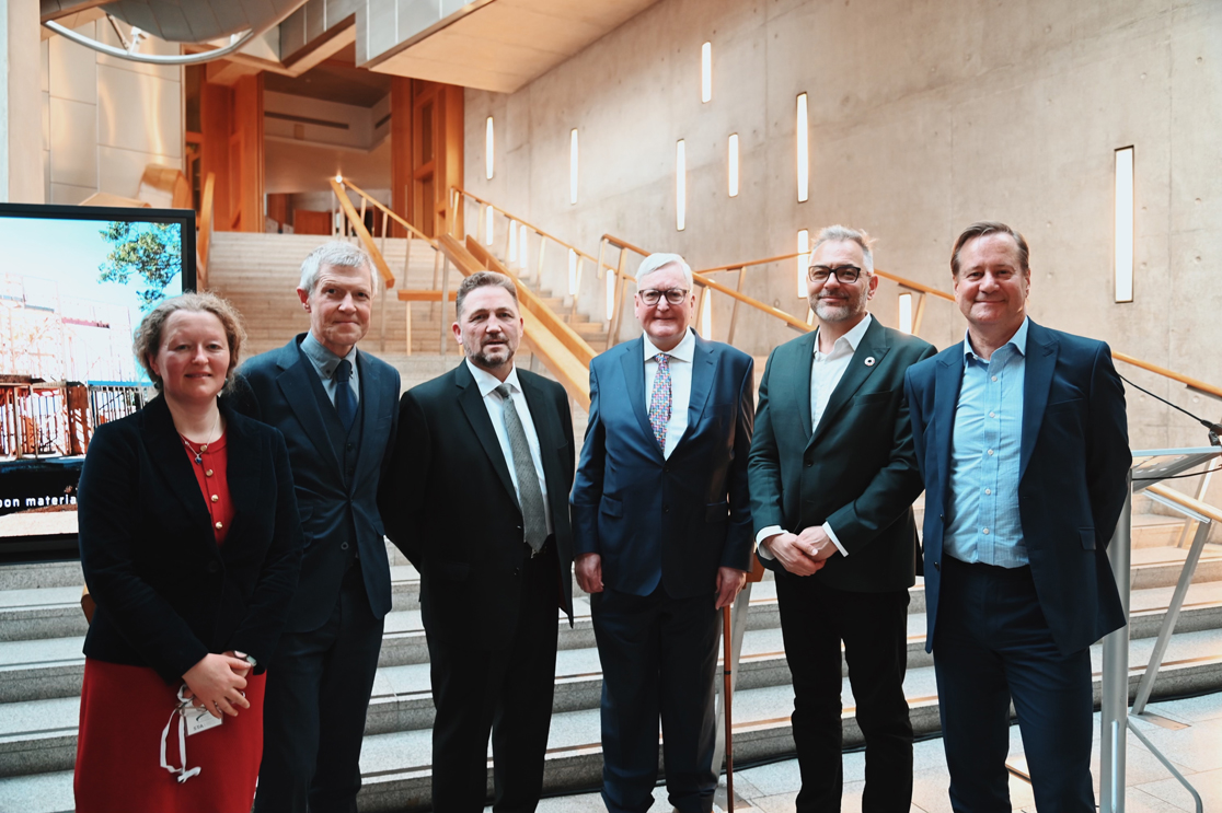 The Scottish Timber Trade Association brought the #timber and wood products industry together at Holyrood for the first time this week to host a reception about driving #NetZero awareness and timber’s benefits to the economy. labmonline.co.uk/news/timber-in… @TimberDevUK @STAtimber