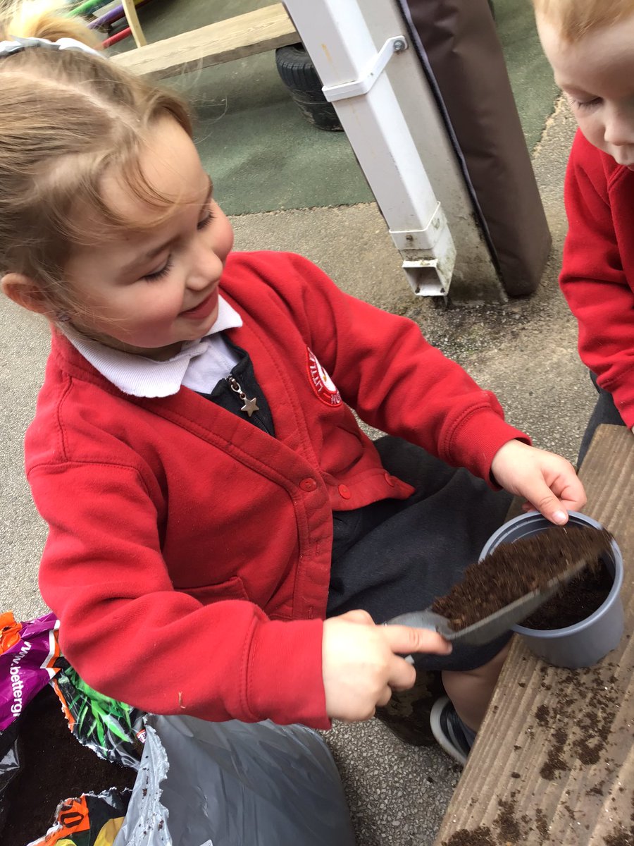 Explorers’ enjoyed the lovely sunshine this week ! #sun #garden #planting #seeds #water #counting #ducks #printing #fruits #vegetables #stories #farm #animals #singing #EYFS #learningthroughplay #creatingabetterfuture