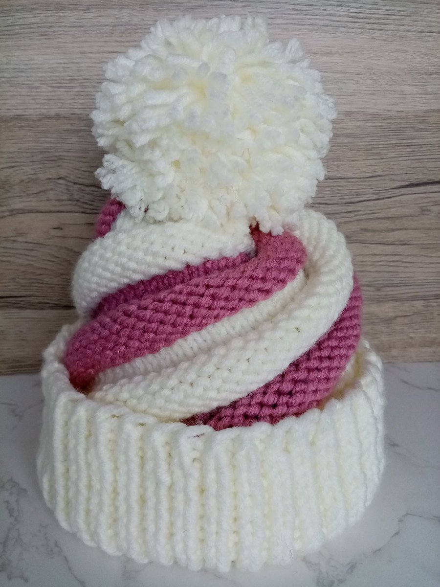 folksy.com/items/8335312-…
#CraftBizParty
#HandmadeHour
#swirlhat
#UKGIFTHOUR
#specialoccasions
#funhats
#ireland
#folksyuk
#hats
#cupcakes