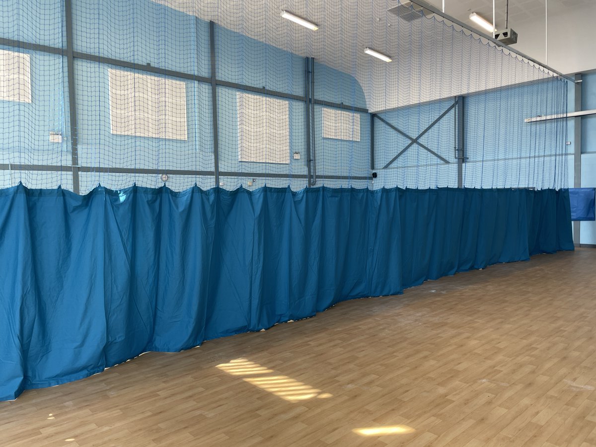 sesinstallation's tweet image. Division netting = maximum versatility! 🏀⚽ Host multiple activities simultaneously, save space, enhance safety, and save costs. Elevate your sports hall with division netting! #VersatileSpaces #DivisionNetting