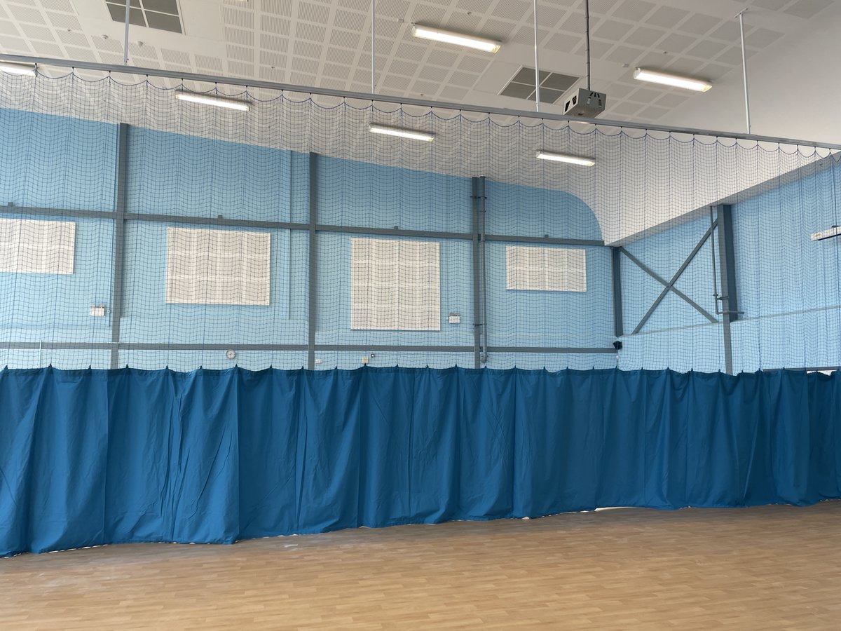 sesinstallation's tweet image. Division netting = maximum versatility! 🏀⚽ Host multiple activities simultaneously, save space, enhance safety, and save costs. Elevate your sports hall with division netting! #VersatileSpaces #DivisionNetting