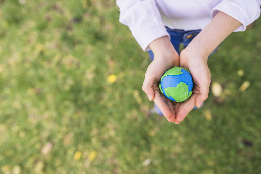 El Día de la Tierra celebra su impacto global el 22 de abril. Iniciado en 1970, este día ha inspirado políticas ambientales significativas y acciones masivas como la plantación de árboles. #DíaDeLaTierra #MedioAmbiente